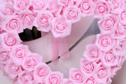 Сердечко из нежно розовых роз