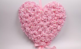 Гигантское розовое сердце