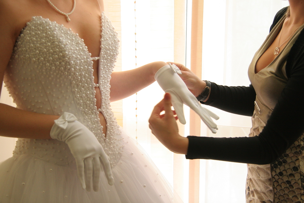 Традиционные свадебные аксессуары - перчатки